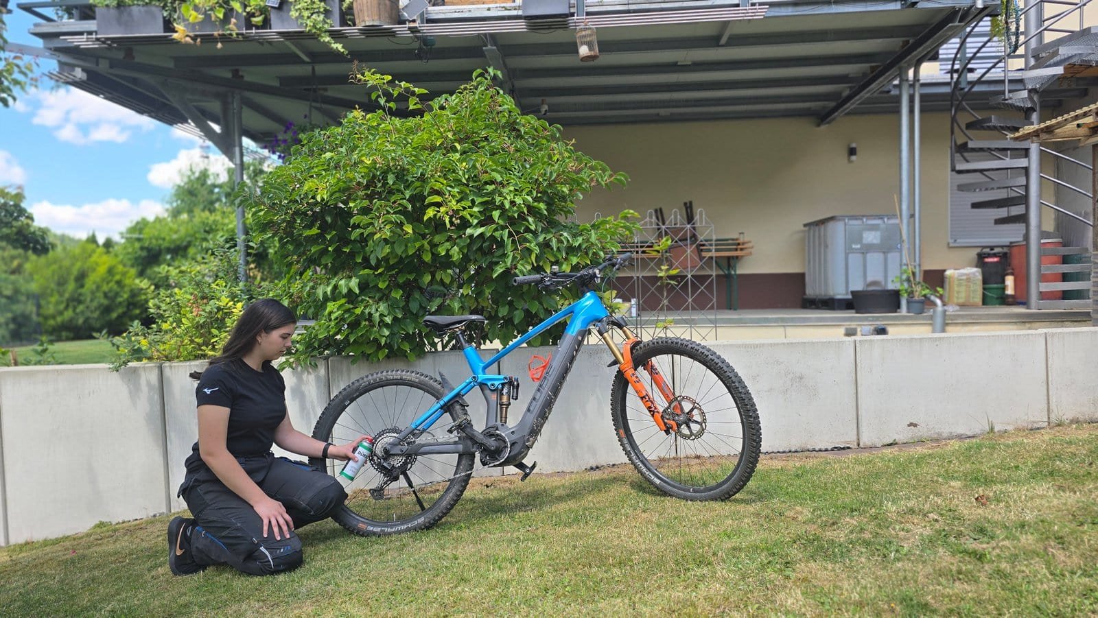 Anwendung Aerosol an Fahrrad