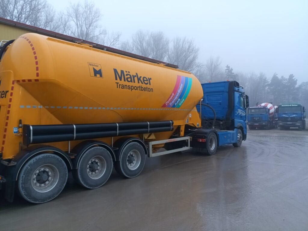 LKW bei Reinigung mit REinigungsmittel